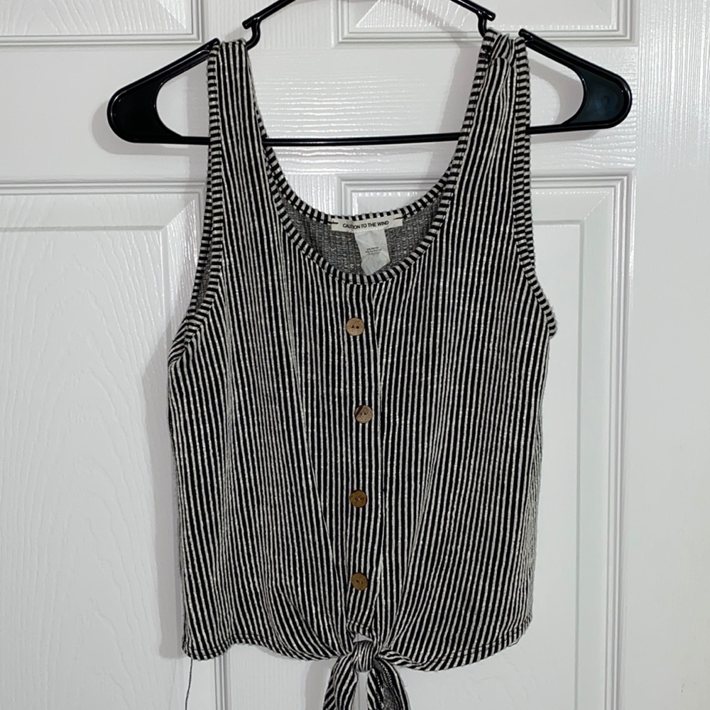 Black & white striped tip. Size L